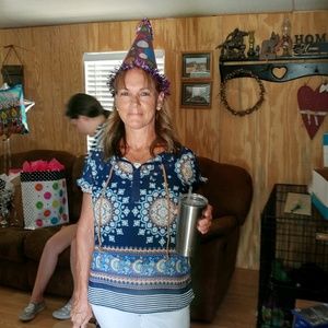 Meet your Posher, Valerie